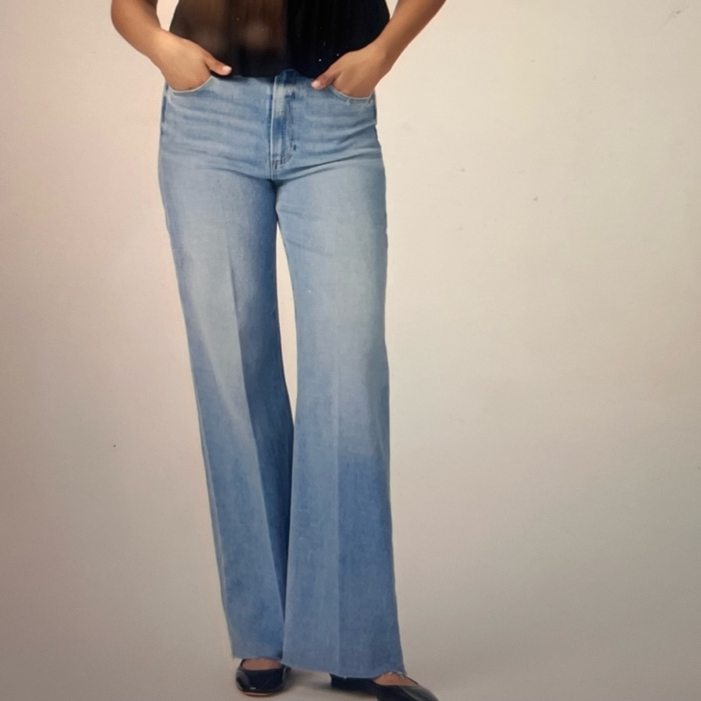PAIGE Women’s Anessa Jeans wore once!! Size 25